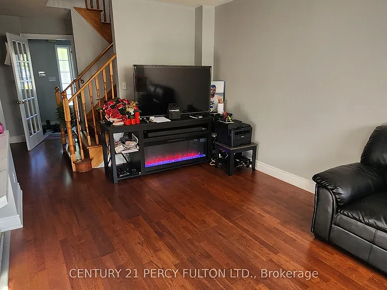 14 Flatfield Ter #MAIN — Photo 5