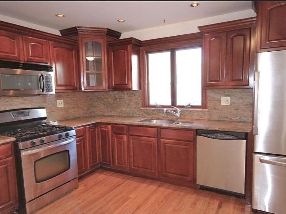 1st image of 281 Wilson Ave #1