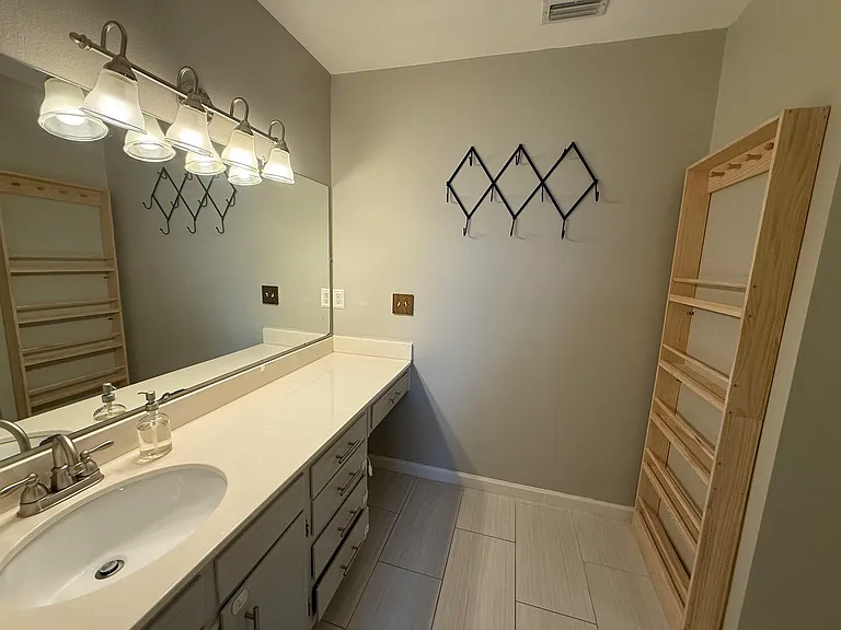 2306 W Indianhead Dr — Photo 8