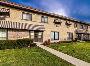 912 N Wheeling Rd, Mount Prospect, IL 60056