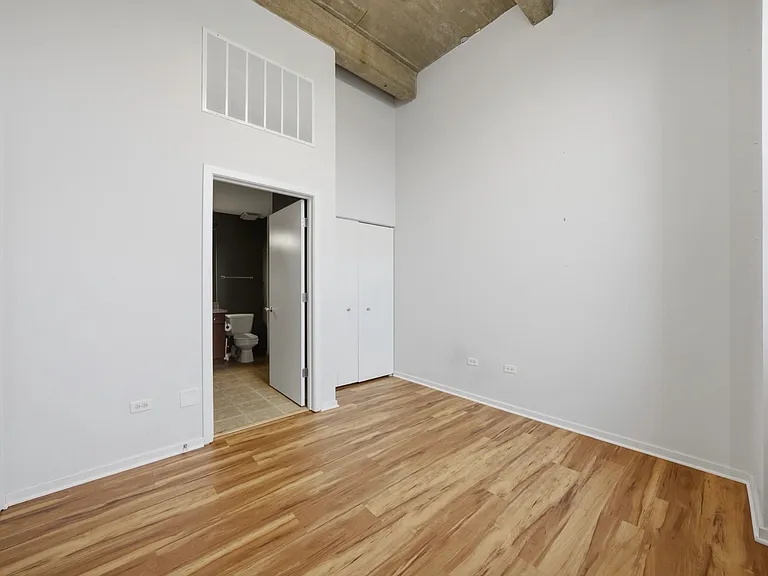 1735 N Paulina St #611 — Photo 29