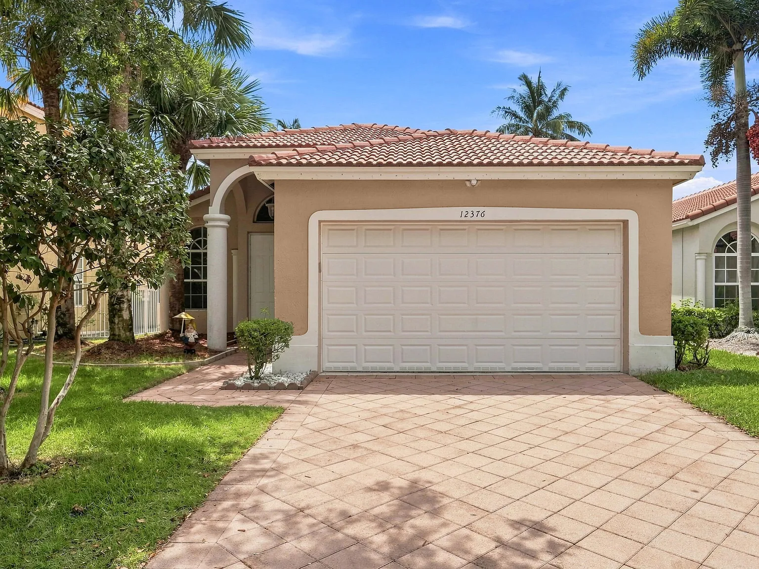 3 bed, 2.0 bath, 1488 sqft, $3,500 — Photo 1