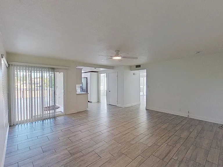 23946 Copenhagen St — Photo 11