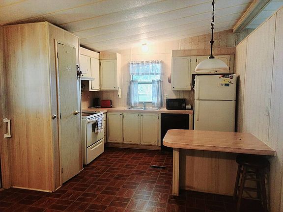 2nd image of 4612 Steamboat Ave #135