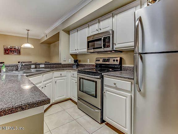 5th image of 300 Boardwalk Dr APT 123