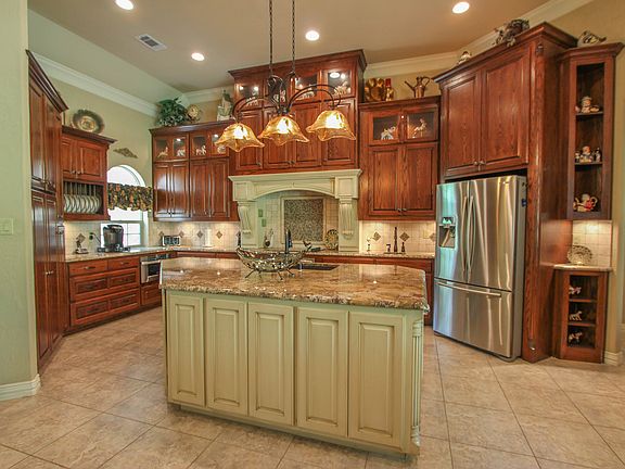 4th image of 111 Pecan Valley Ln