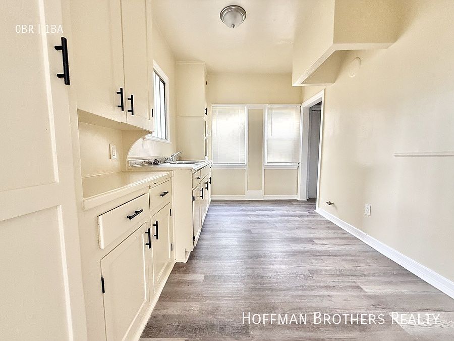 1st image of 2927 West Blvd #1/2