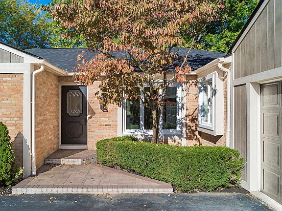 2nd image of 364 Stonewall Ct