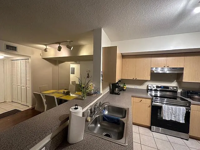 615 Villa Cir — Photo 6