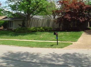 515 Glenmeadow Dr, Ballwin, MO 63011
