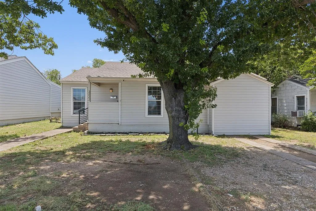 3 bed, 1224 sqft, $2,300 — Photo 4