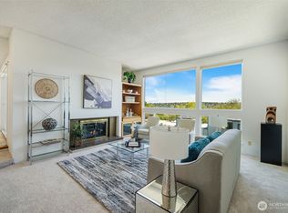 3700 26th Pl W APT 402, Seattle, WA