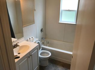 1205 SW 98th St, Seattle, WA 98106