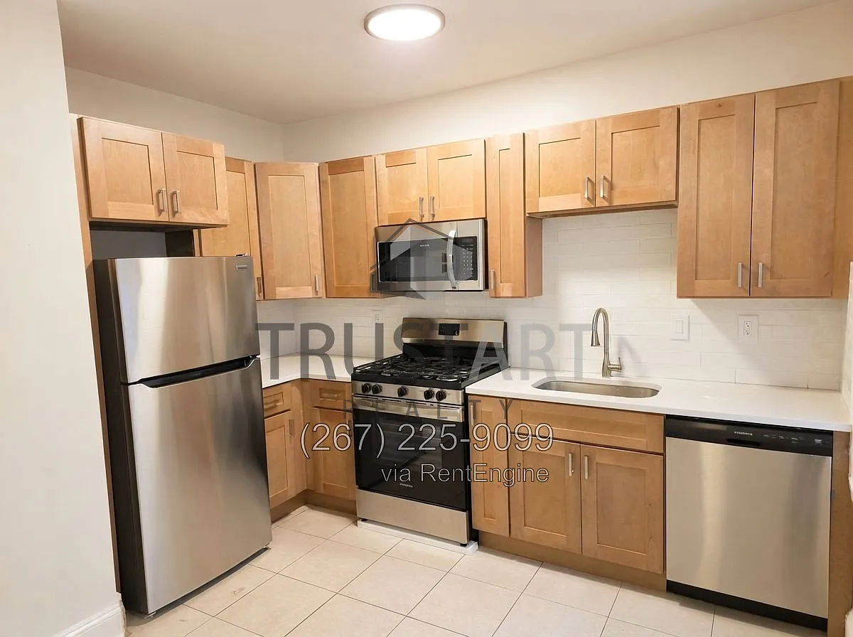 2 bed, 1.0 bath, $1,400 — Photo 1