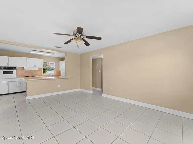1833 Jackson Ave — Photo 8