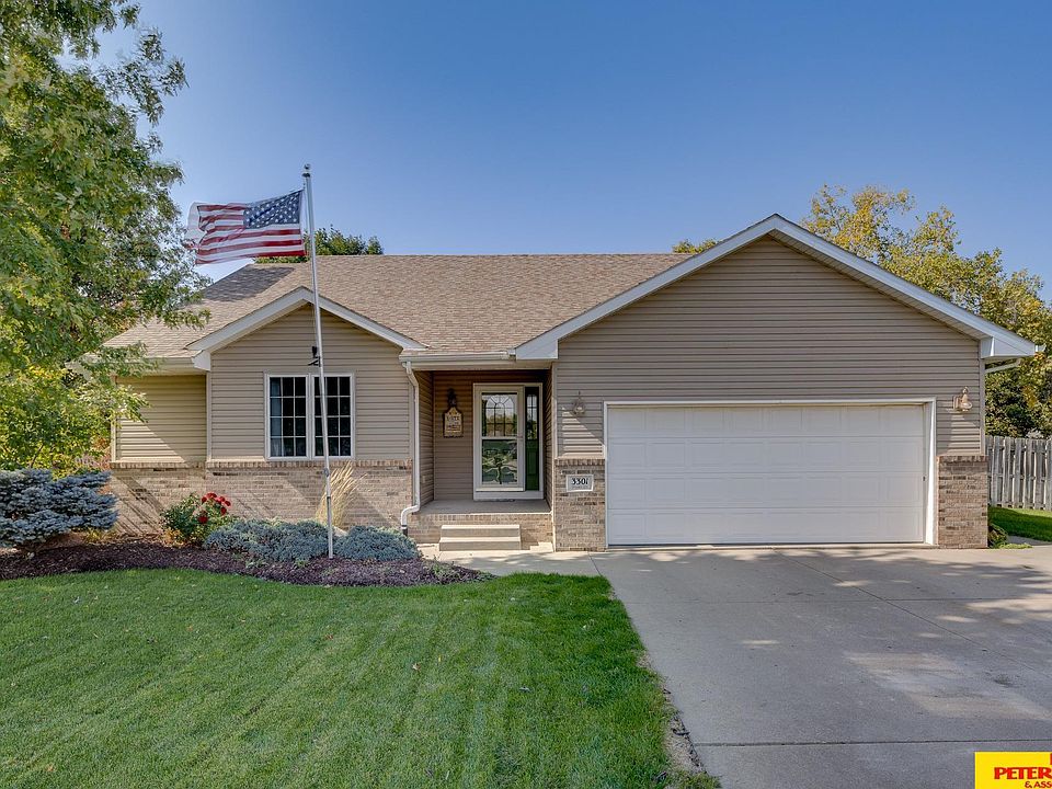 3301 Woods Dr, Fremont, NE 68025 | Zillow