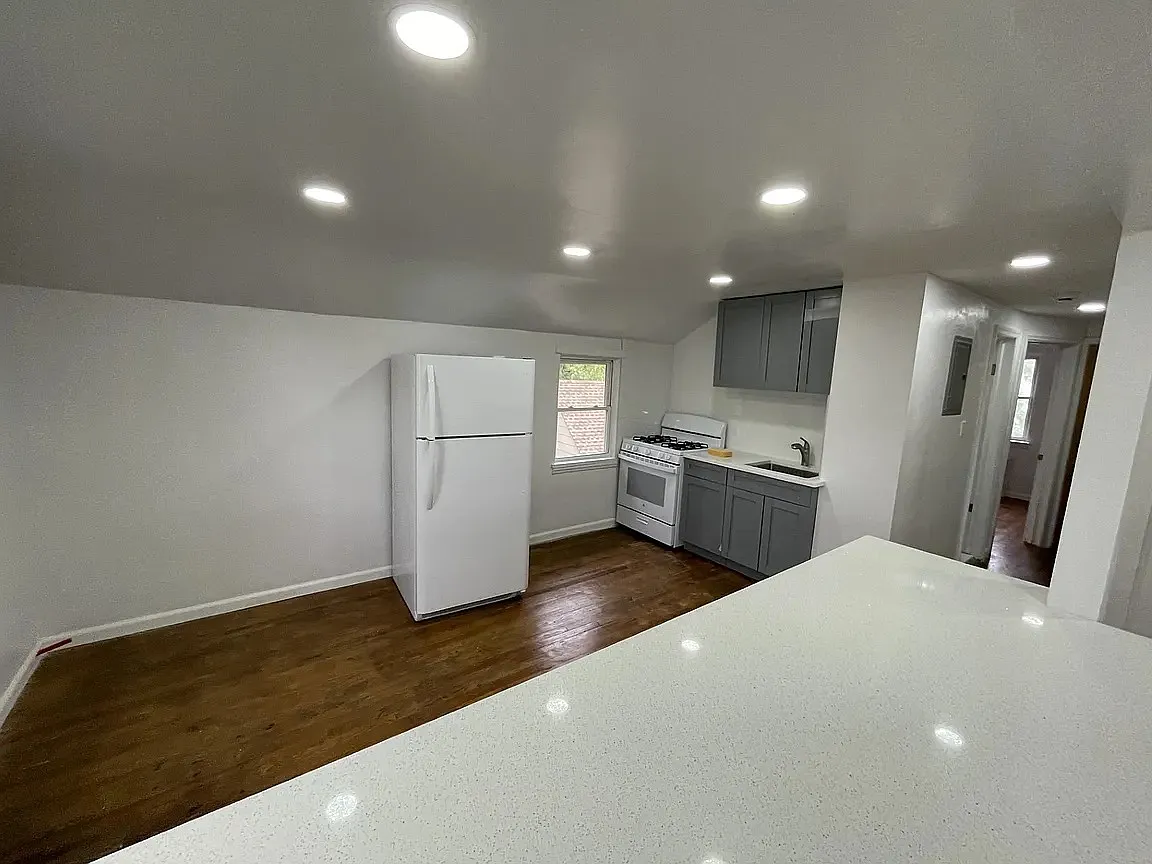 2 bed, $2,400 — Photo 3