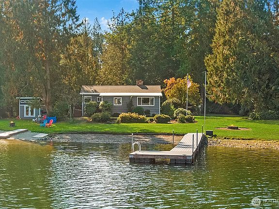 3rd image of 31602 W Lake Morton Drive SE