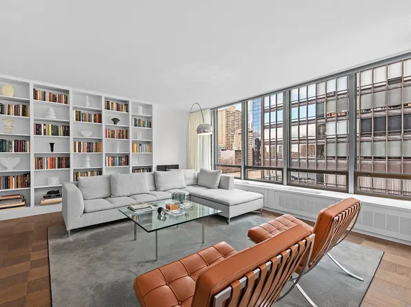 870 United Nations Plaza image 1 of 8