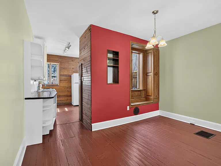 4051 Ludlow St — Photo 7