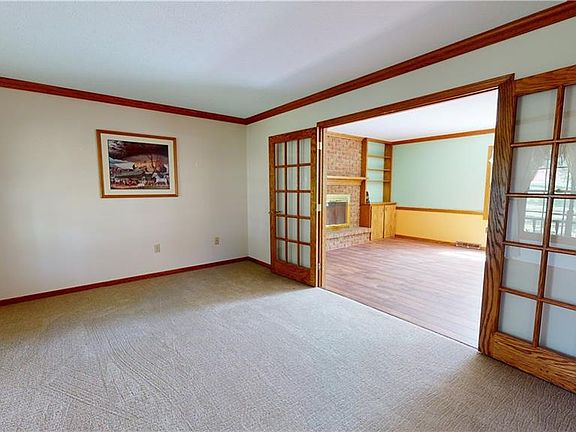 3rd image of 168 Parker Ln