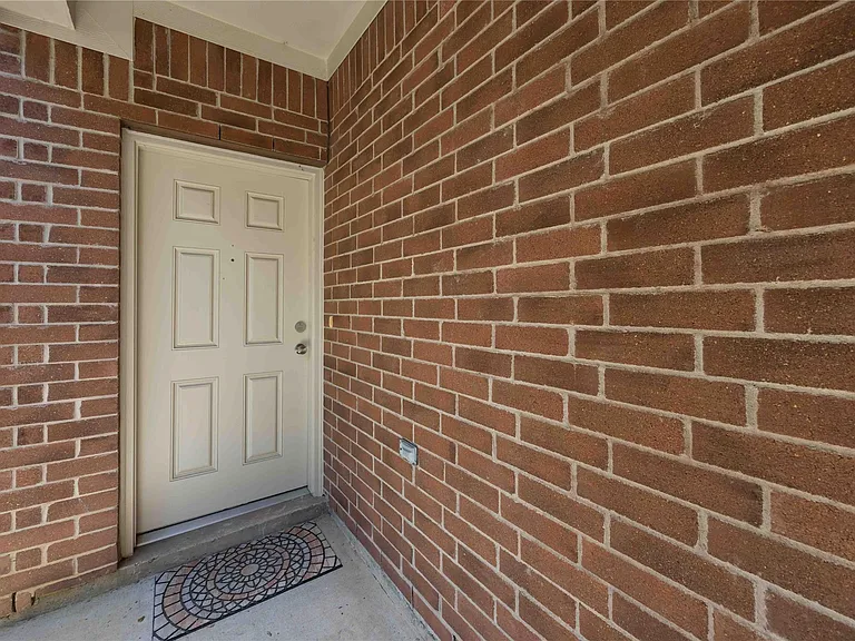 29526 Winton Wood Way — Photo 2