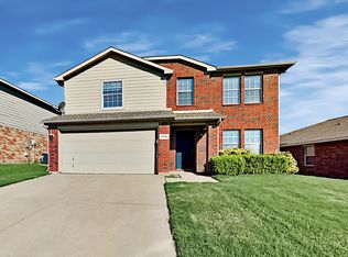 13741 Canyon Ranch Rd, Roanoke, TX 76262