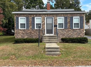 15 Brook St, Webster, MA 01570