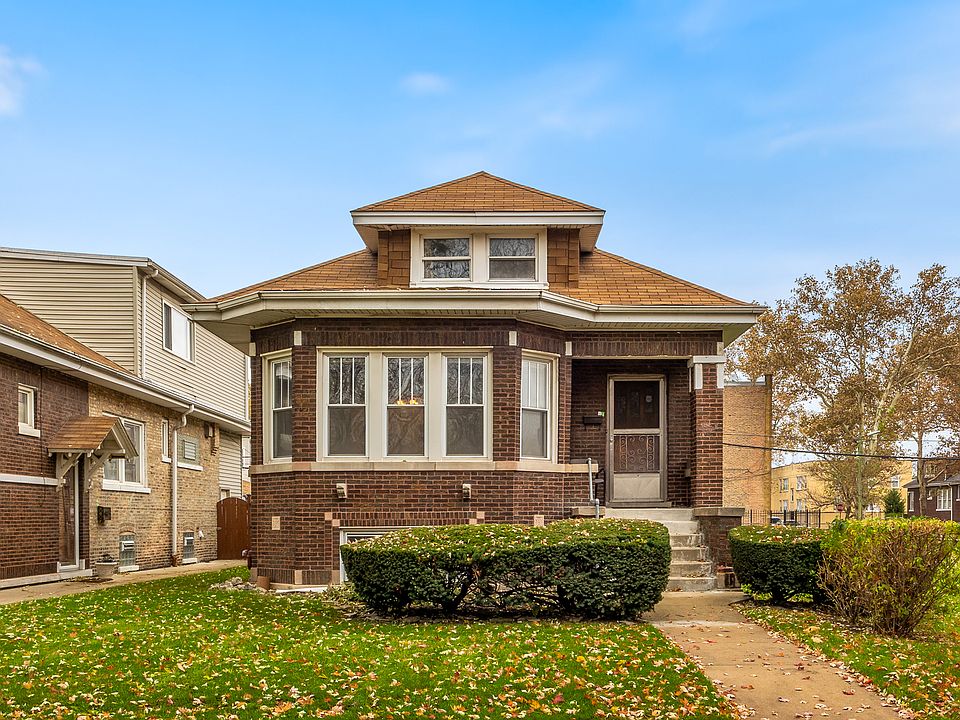 1st image of 4704 W Wrightwood Ave