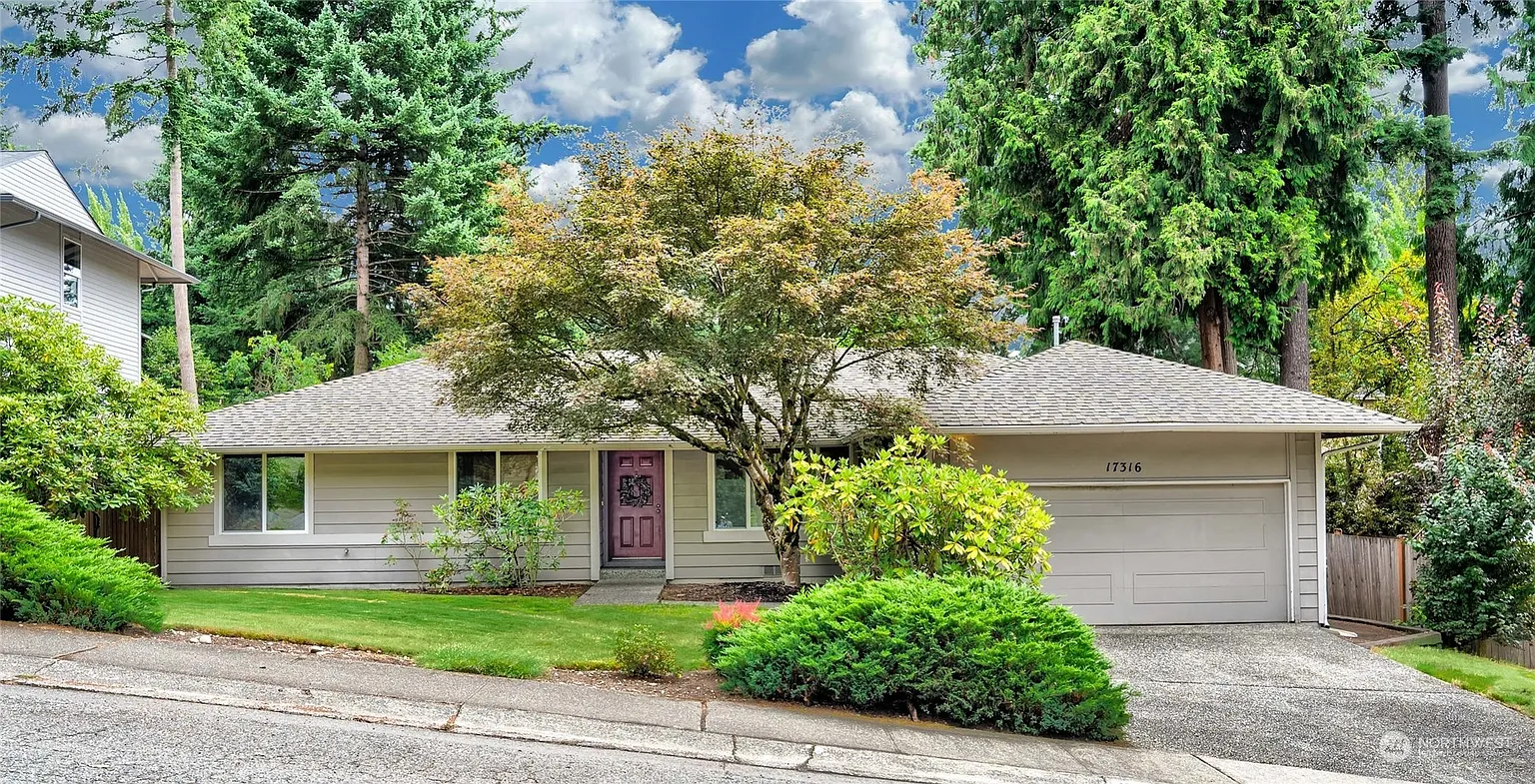 17316 NE 85th Place photo 1