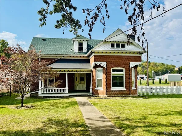 3331 Saint Marys Ave, Hannibal, MO 63401