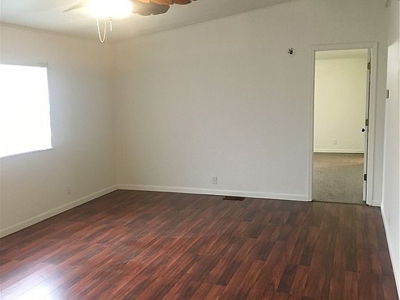 3rd image of 11921 124th Street Ct E