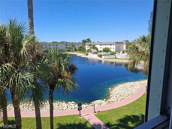 5th image of 1018 Manatee Rd APT E307