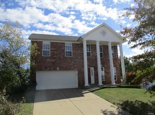 2 Amber Ridge Ct, High Ridge, MO 63049