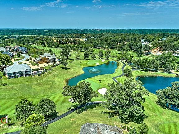 3rd image of 22 S Clubhouse Dr