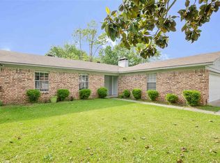 9924 Stillman Dr, Little Rock, AR 72209