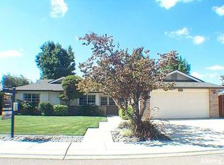 555 La Contenta Ln, Manteca, CA 95337