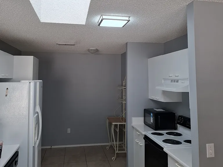 2140 Estevez Dr — Photo 6