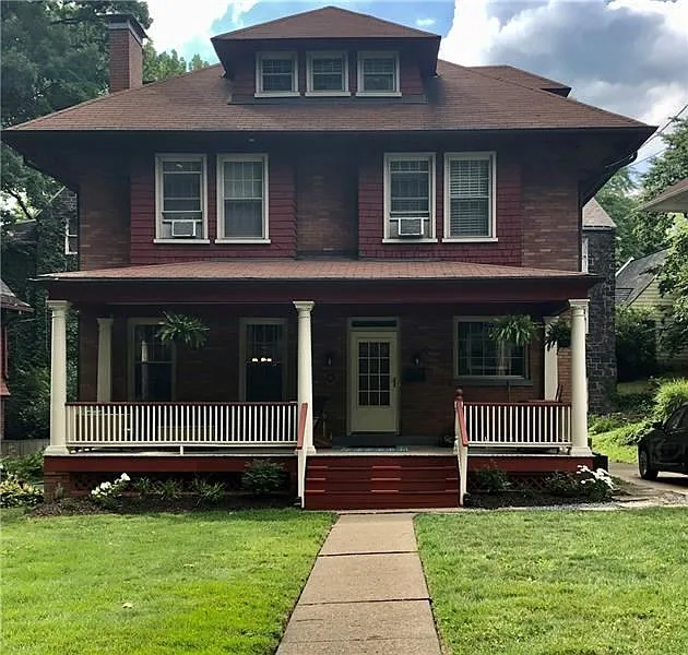 221 Forest Ave photo 1