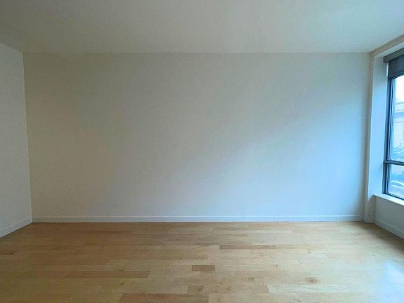 5th image of 68 Main St #606