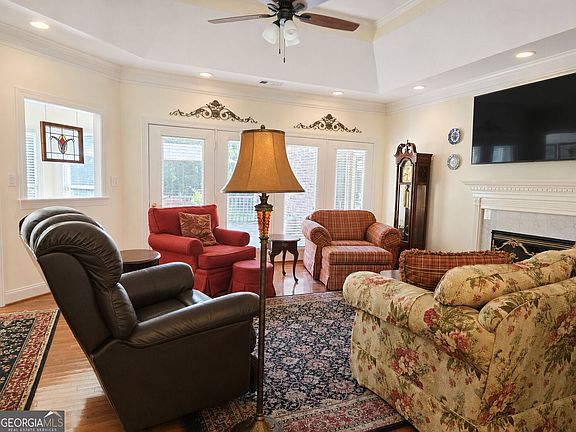 4th image of 381 Hickory Ridge Rd