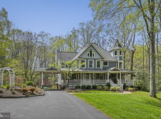 204 River Park Dr, Great Falls, VA 22066