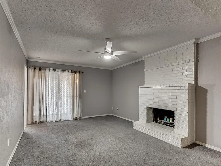1703 E Lindsey St — Photo 14