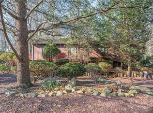 33 Ross Ave, Chestnut Ridge, NY 10977