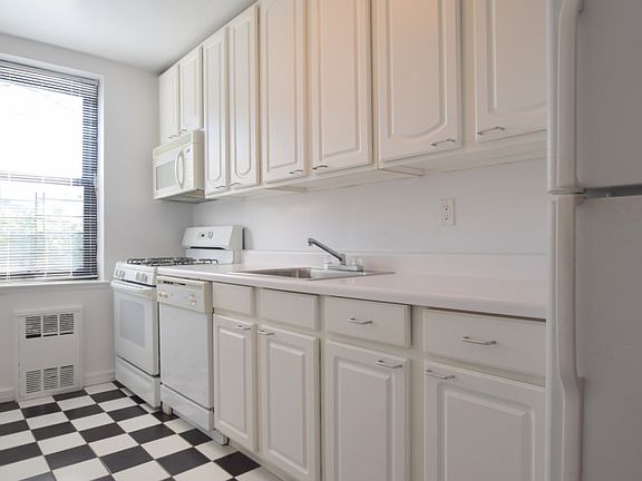 Drake House - Kitchen - 217-01C