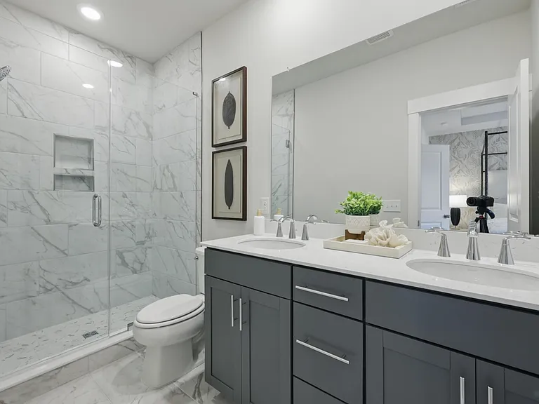 421 Talbot Dr — Photo 32