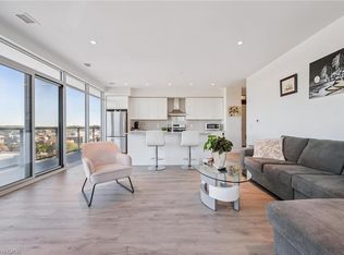 15 Glebe St #902, Cambridge, ON N1S 0B7