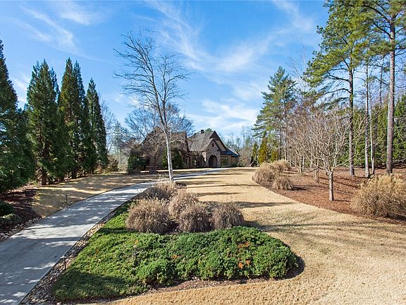 3rd image of 224 Palmer Way