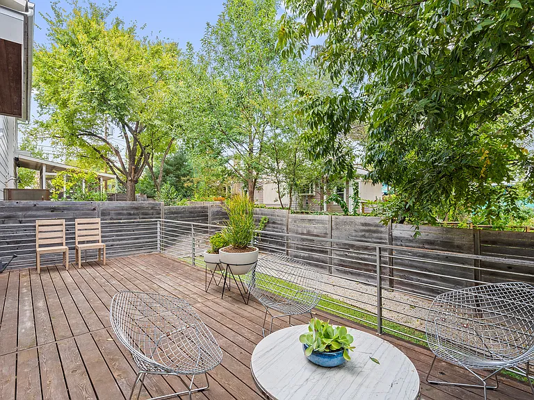 2105 Goodrich Ave — Photo 33