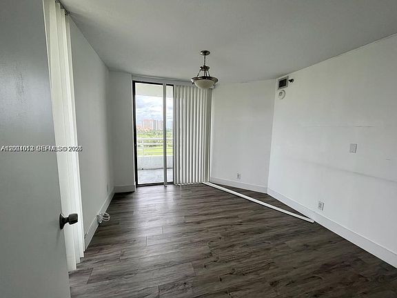 3rd image of 3300 NE 192nd St APT 906